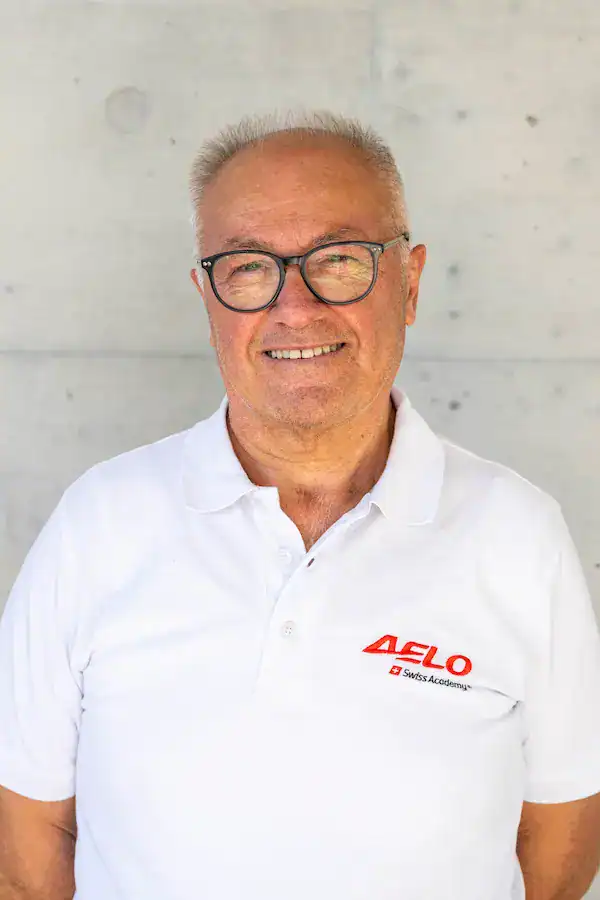 Antonino Patti, custodio de instalaciones de Aelo Swiss Academy.