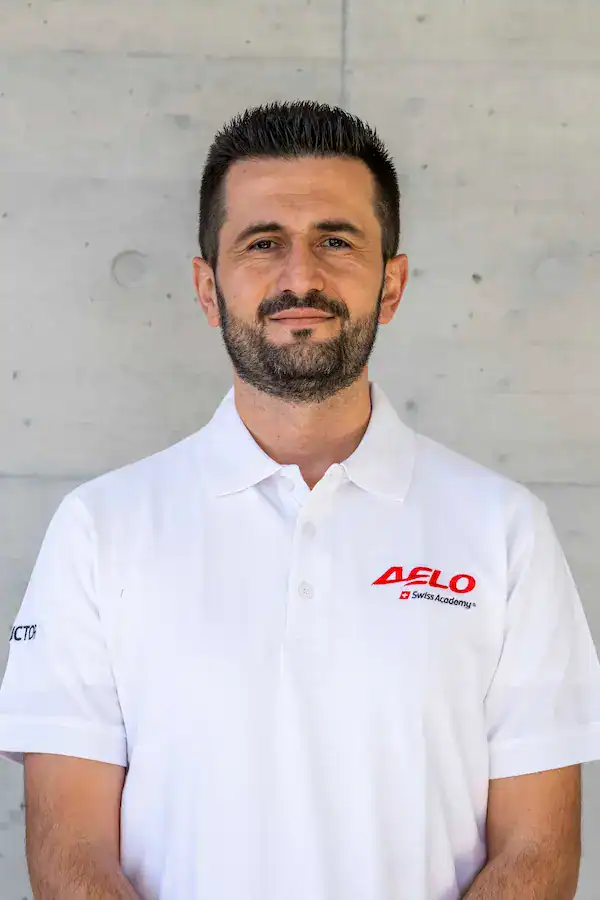 Orges Dodaj, instructor de vuelo de Aelo Swiss Academy.