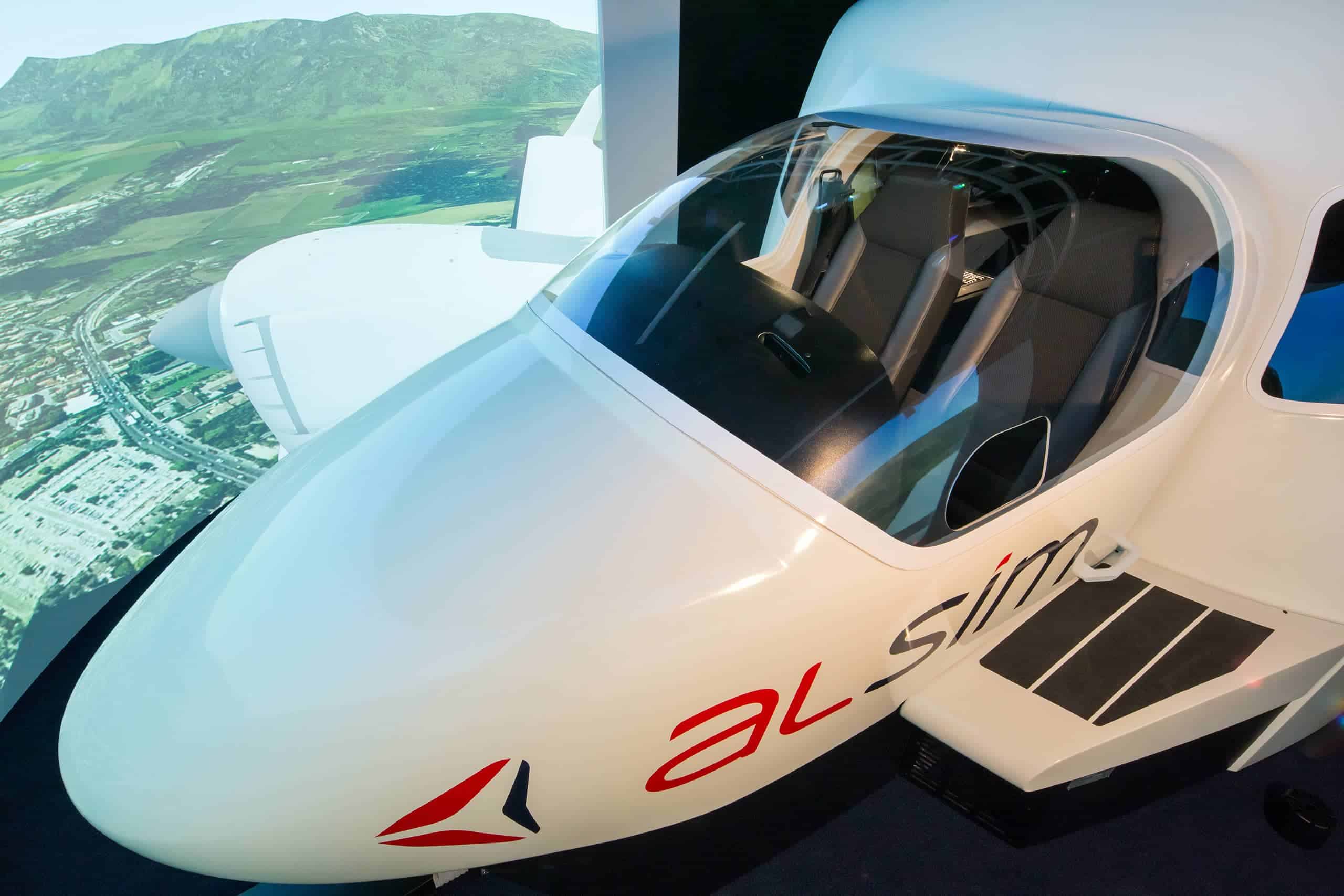 Diamond DA42 Flight Simulator cockpit con Garmin G1000 y vista panorámica.